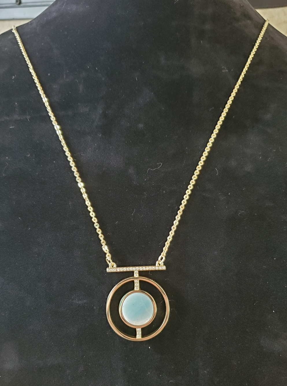 Express semi-precious stone and gold crystal pendant necklace